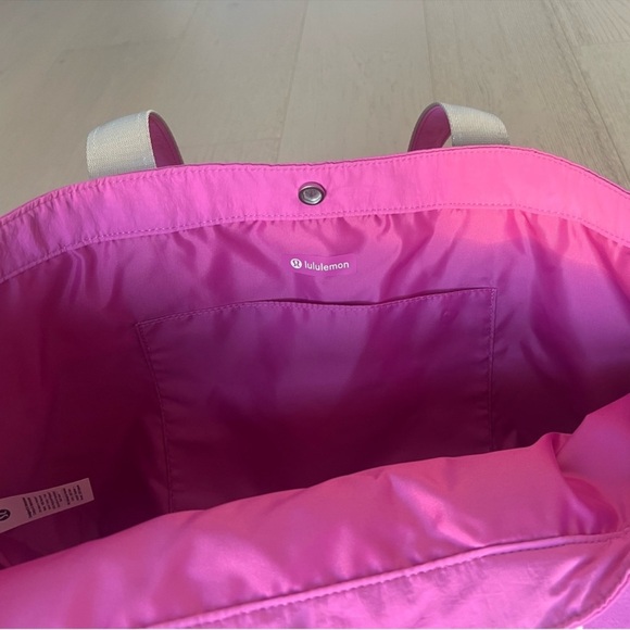 NWOT lulu daily multi pocket tote pink / Pow Pink - Picture 5 of 5